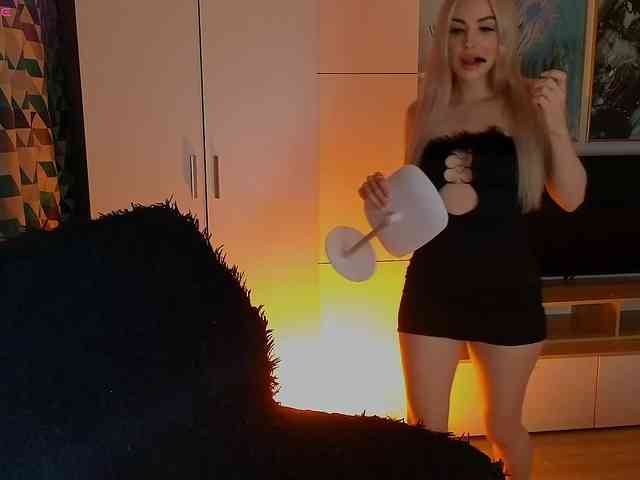 MilanaOmgReal webcam