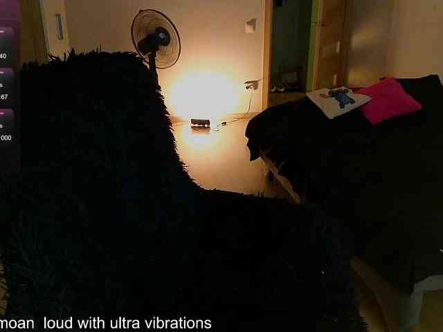 MilanaOmgReal webcam