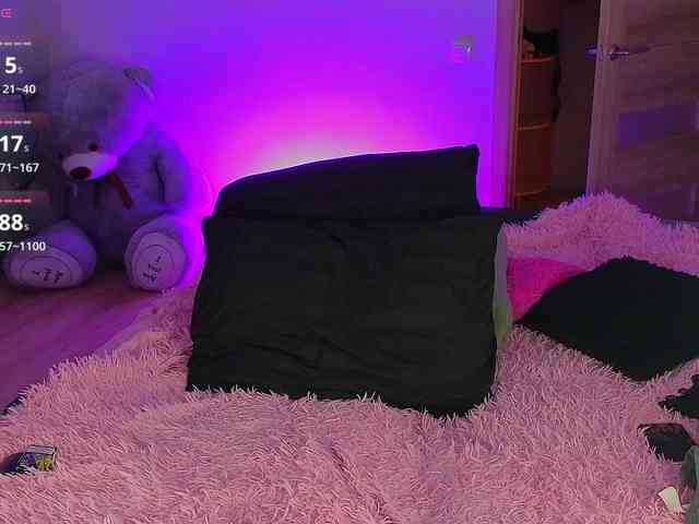 MilanaOmgReal webcam