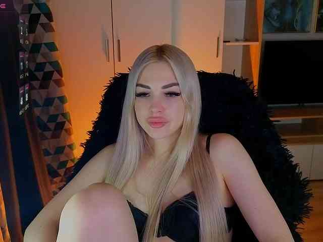 MilanaOmgReal webcam