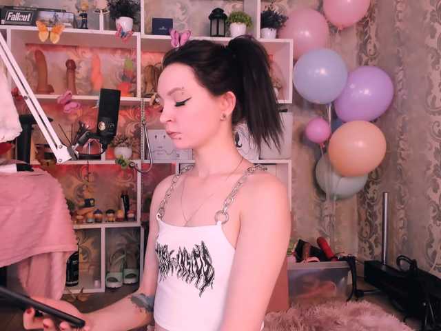 AsyaSweeet's BongaCams show and profile