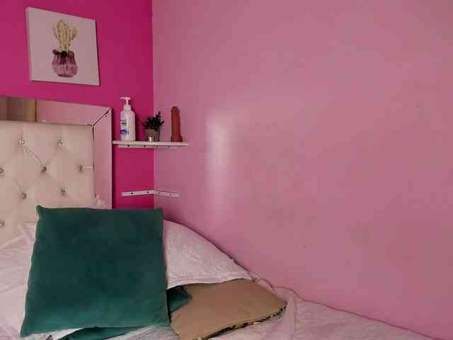 EmilyBeltonn webcam