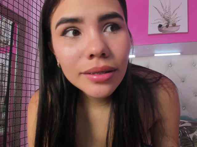EmilyBeltonn webcam