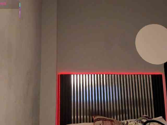 EmilyBeltonn webcam