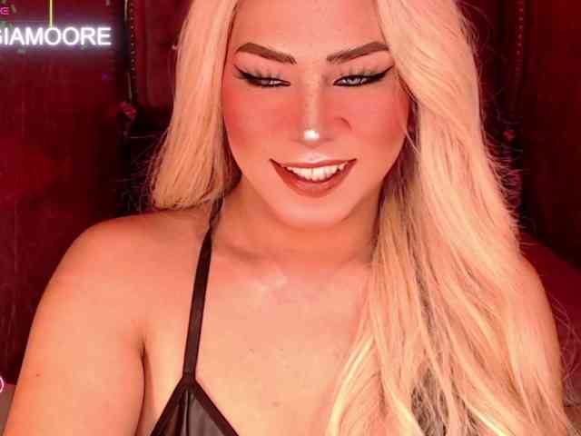QueenGiamoore Live Webcam on BongaCams