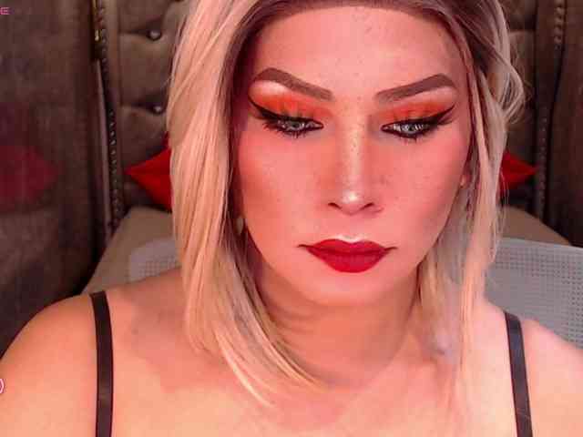 QueenGiamoore Live Webcam on BongaCams