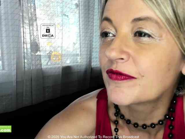AnalWifeX webcam