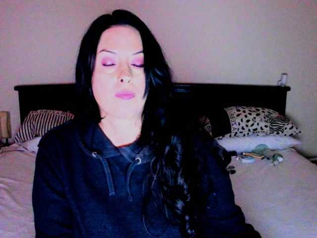 katarinaa's BongaCams show and profile