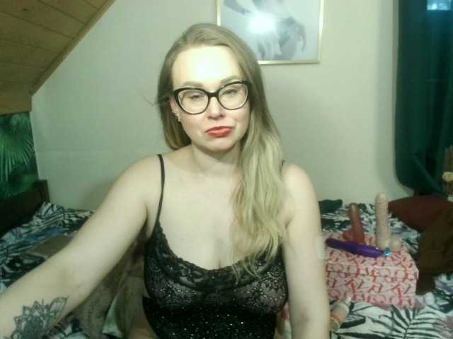 Milf Berthena (MilfBerthena)