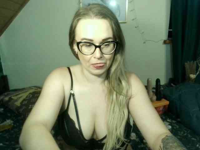 MilfBerthena webcam
