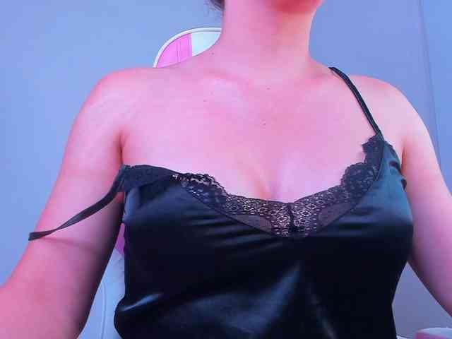 arianaf Live Webcam on BongaCams