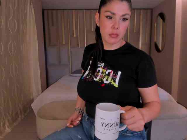 SunnyRiversX Live Webcam on BongaCams