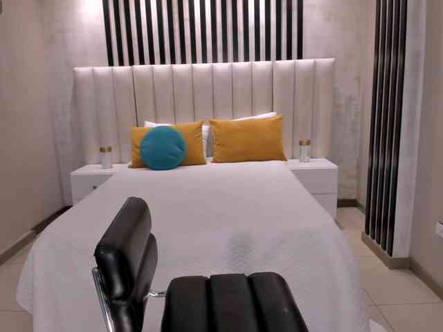 SunnyRiversX Live Webcam on BongaCams