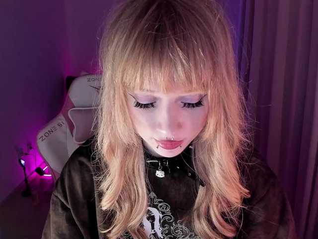 mnepohuyy's BongaCams show and profile