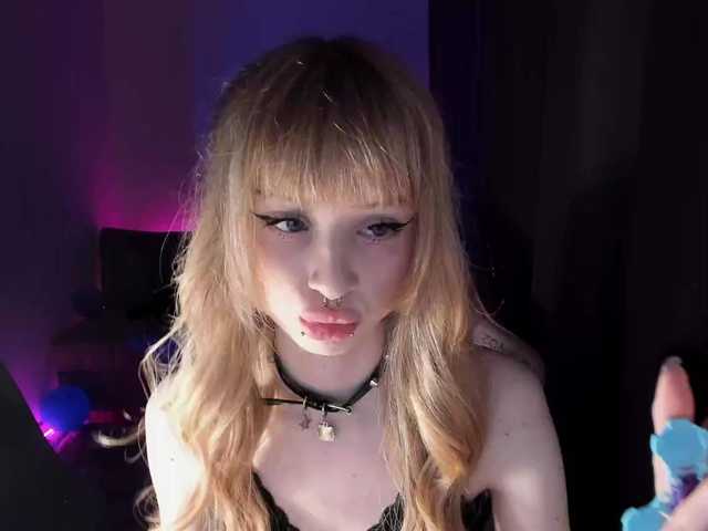 mnepohuyy's BongaCams show and profile