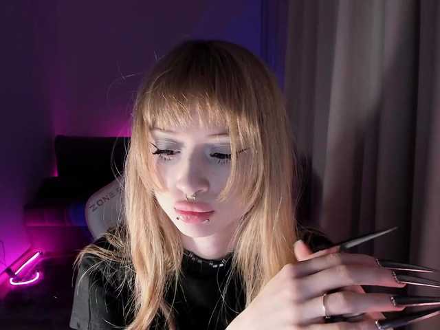 mnepohuyy's BongaCams show and profile