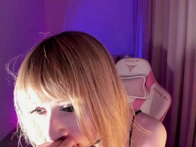 mnepohuyy's BongaCams show and profile