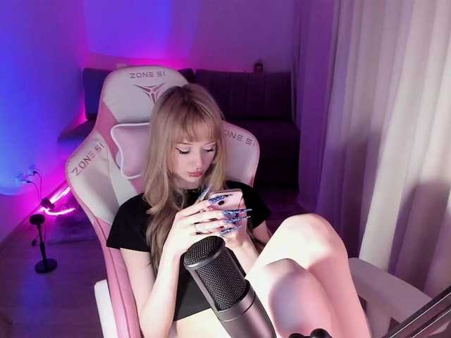 mnepohuyy's BongaCams show and profile