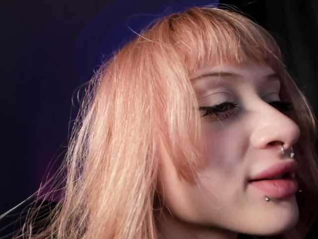 mnepohuyy's BongaCams show and profile