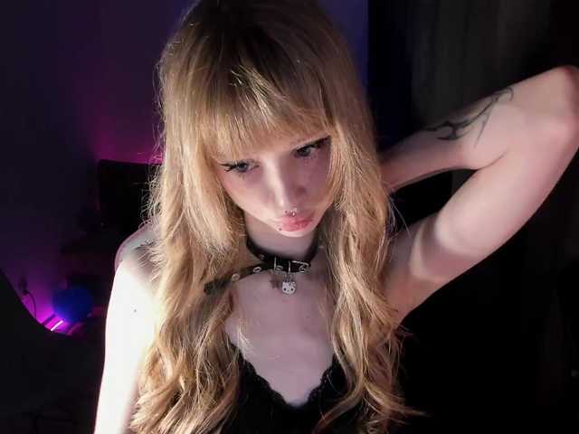 mnepohuyy's BongaCams show and profile