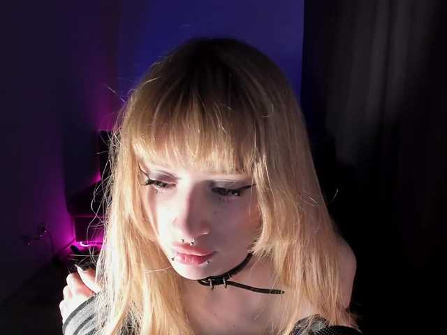 mnepohuyy's BongaCams show and profile