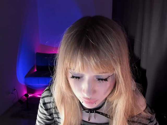 mnepohuyy's BongaCams show and profile