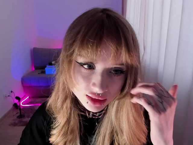 mnepohuyy's BongaCams show and profile