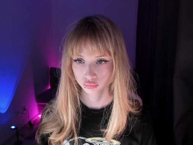 mnepohuyy's BongaCams show and profile