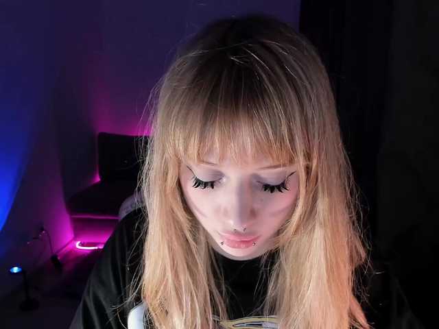 mnepohuyy's BongaCams show and profile