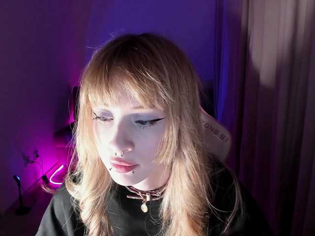 mnepohuyy's BongaCams show and profile