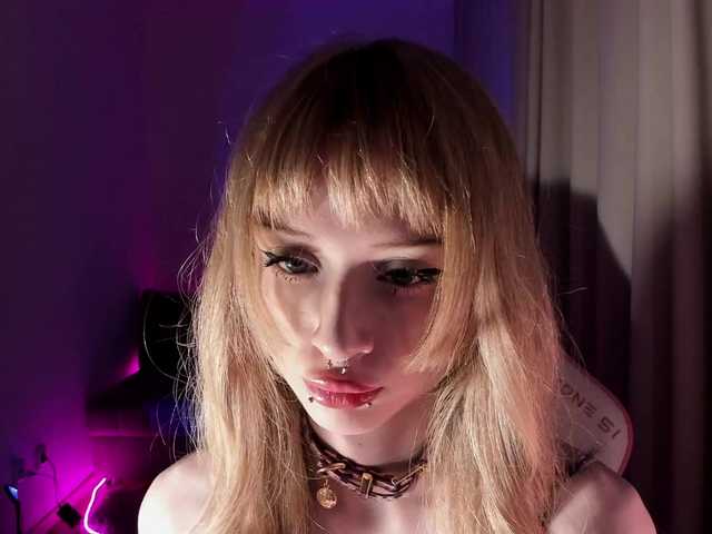 mnepohuyy's BongaCams show and profile