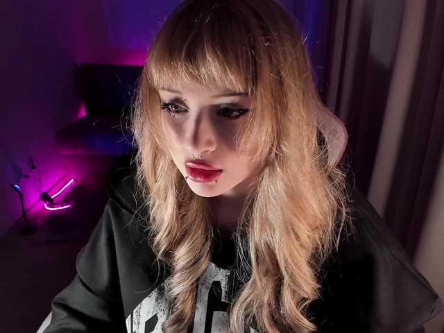 mnepohuyy's BongaCams show and profile