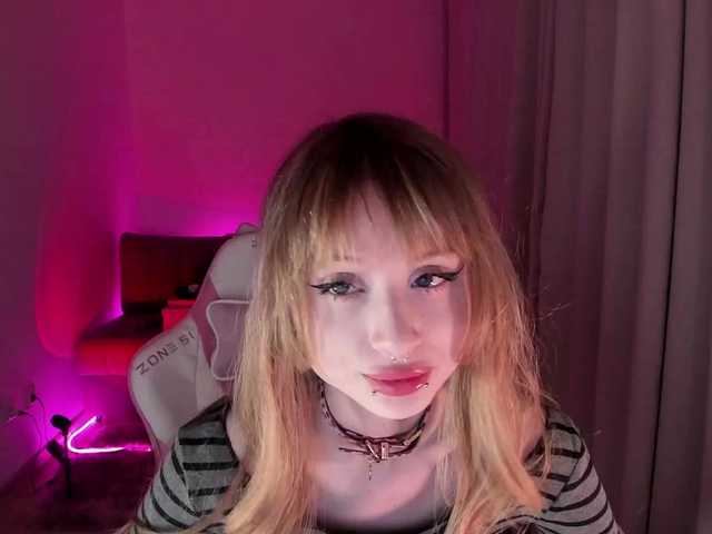 mnepohuyy's BongaCams show and profile