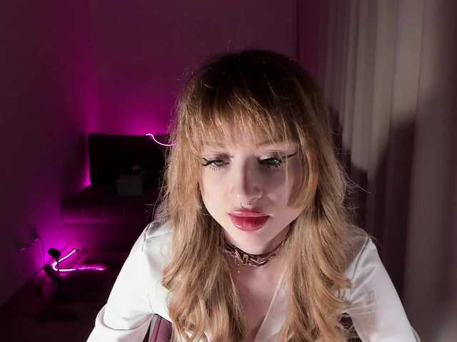 mnepohuyy's BongaCams show and profile