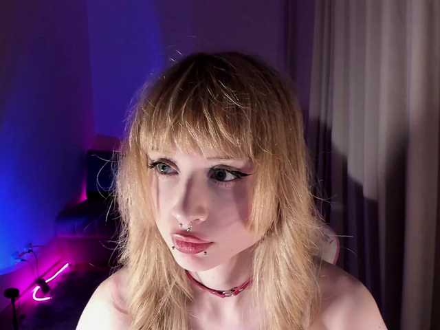 mnepohuyy's BongaCams show and profile