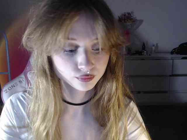 mnepohuyy webcam