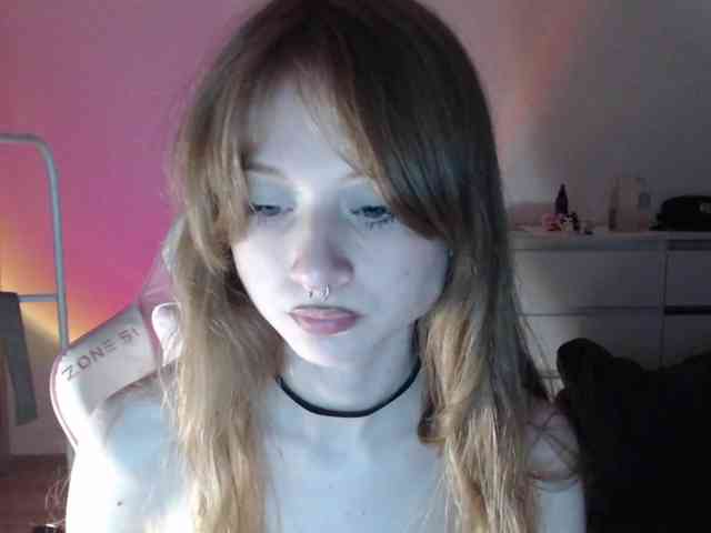 mnepohuyy webcam