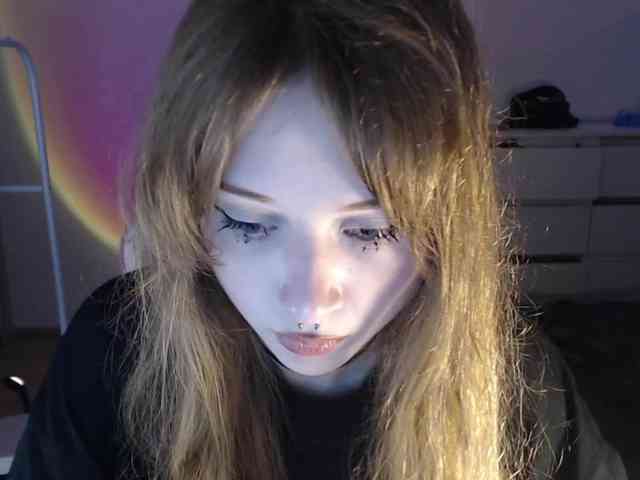 mnepohuyy webcam