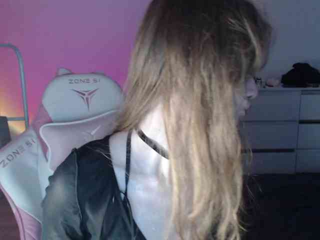 mnepohuyy webcam