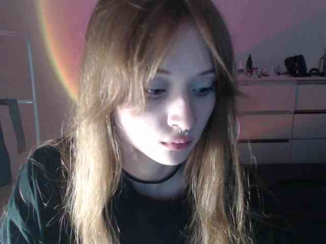 mnepohuyy webcam