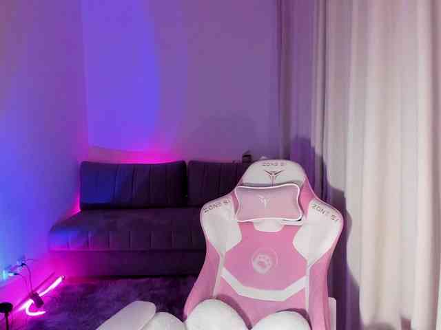 mnepohuyy Live Webcam on BongaCams