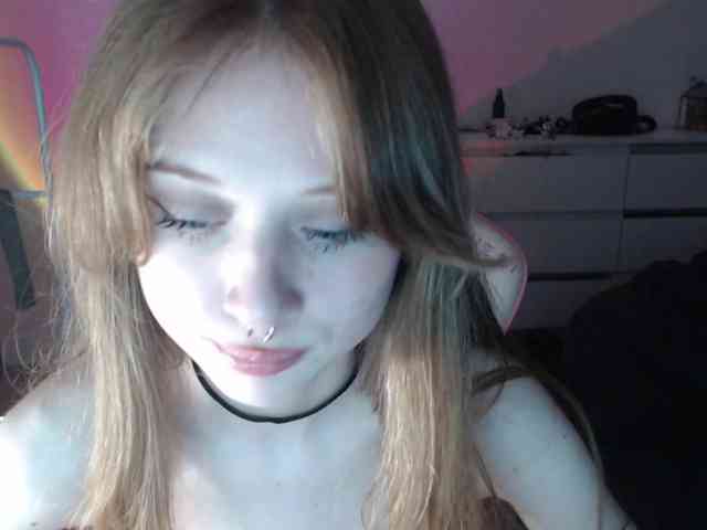 mnepohuyy webcam