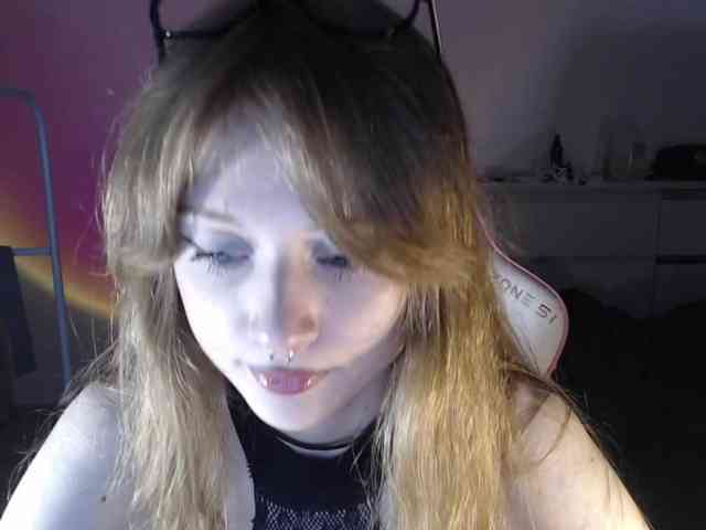 mnepohuyy webcam