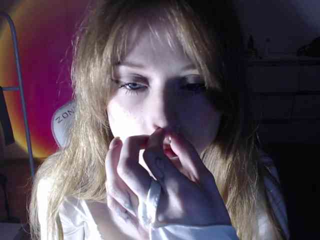 mnepohuyy webcam