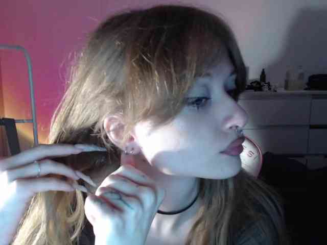 mnepohuyy webcam