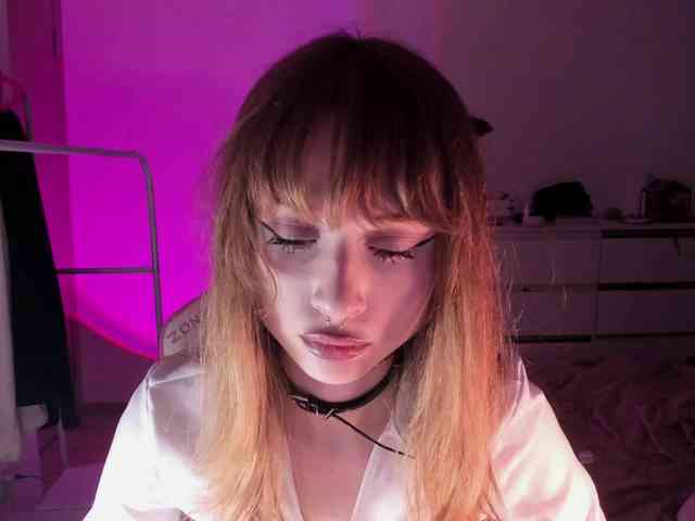 mnepohuyy webcam