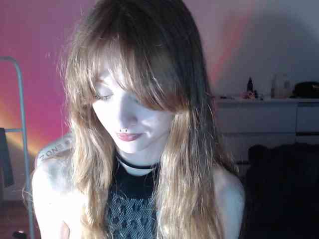 mnepohuyy webcam