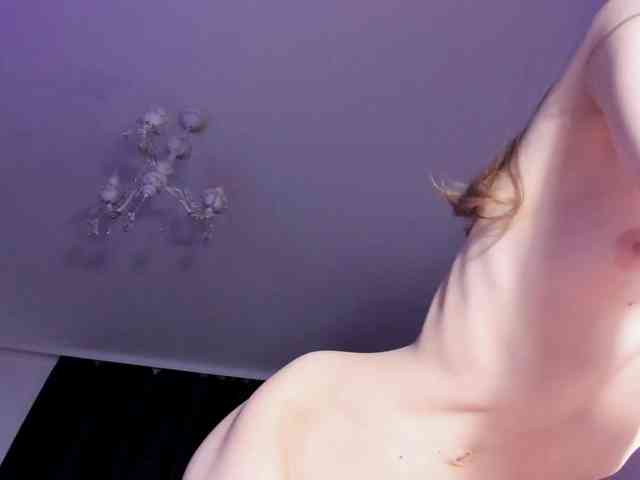 mnepohuyy Live Webcam on BongaCams