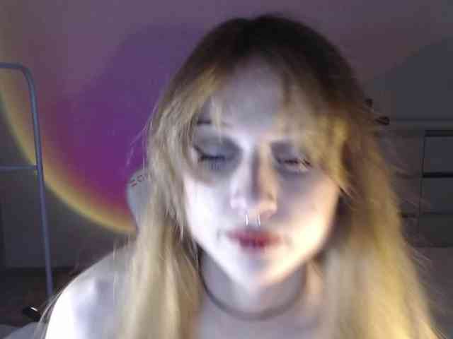 mnepohuyy webcam