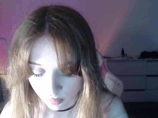 mnepohuyy webcam